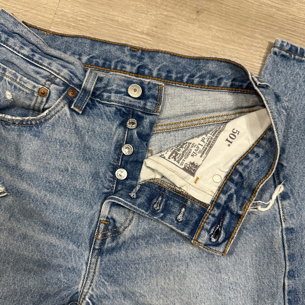 Levi's 501 Light Blue Straight Cropped Distressed Jeans - Picture 4 of 8